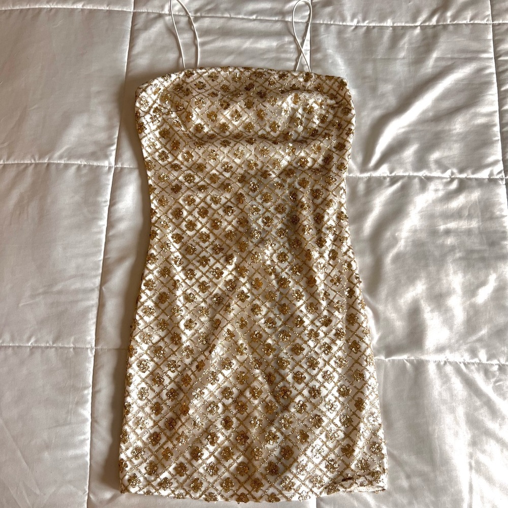 PrettyLittleThing White & Gold Body-con Dress